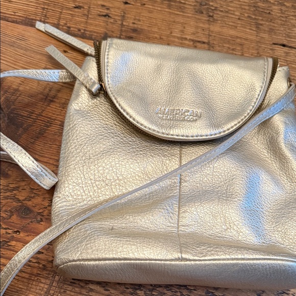 American Leather Co. Metallic Gold Women\'s Backpack